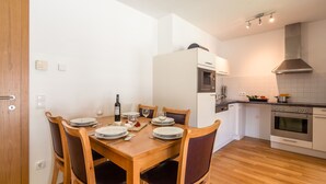Unclassified image, 4 of 33, button - Modern Apartment for 6 in Luxury Holiday Park With Skiing (Rauris)