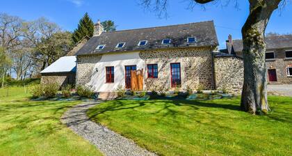 Cozy Garden Villa in Bonnemain