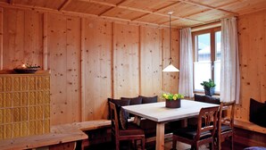 Dining - Spacious Apartment in Tyrol With Mountain View (Ramsau im Zillertal)