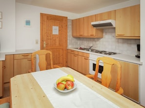 House | Private kitchen | Oven, coffee/tea maker, highchair