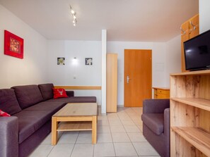 Apartment | Living room - Alluring Apartment in Piesendorf With Sauna (Piesendorf)