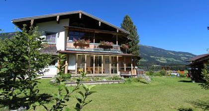 Cosy Apartment in Neukirchen near Krimmler Waterfalls