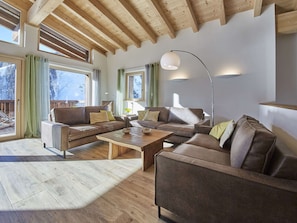 Chalet | Living area