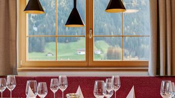 Apartment | Dining