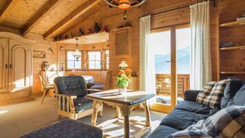 Chalet | Living area
