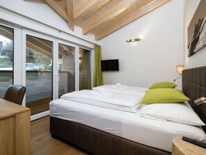 Chalet | 3 bedrooms, individually furnished, bed sheets - Penthouse in ski Resort in Piesendorf (Piesendorf)