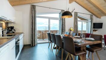 Chalet | Dining