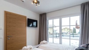 4 bedrooms, individually furnished - Lavish Apartment in Salzburgerland near Ski Area (Piesendorf)