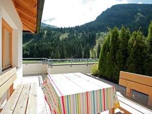 Chalet | Exterior - Chalet in Saalbach With Parking (Saalbach-Hinterglemm)