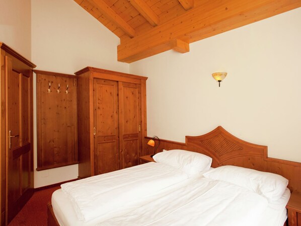 Chalet | 3 bedrooms, bed sheets - Chalet in Saalbach With Parking (Saalbach-Hinterglemm)