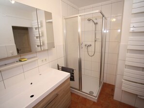 Apartment | Bathroom