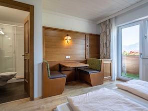 3 bedrooms - Large Mountain View Apartment in Piesendorf/walchen/salzburgerland With Balcony (Piesendorf)