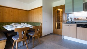 Unclassified image, 4 of 20, button - Large Mountain View Apartment in Piesendorf/walchen/salzburgerland With Balcony (Piesendorf)