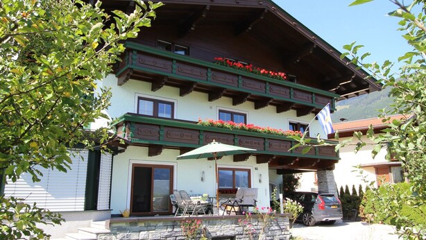 Unclassified image, 1 of 20, button - Large Mountain View Apartment in Piesendorf/walchen/salzburgerland With Balcony (Piesendorf)
