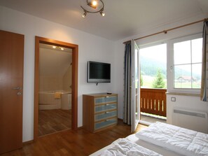 3 bedrooms, individually furnished - Holiday Home in Salzburg Lungau Near the ski Slope (Sankt Margarethen im Lungau)
