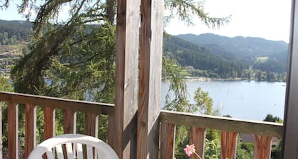 New apartment, superb lake and mountain views.