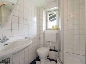 Apartment | Bathroom