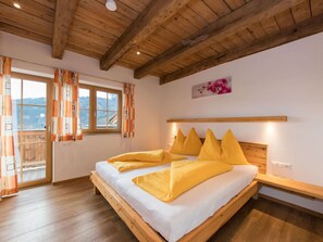 7 bedrooms, individually furnished, bed sheets - Apartment in Kaprun Near the ski Area (Kaprun)