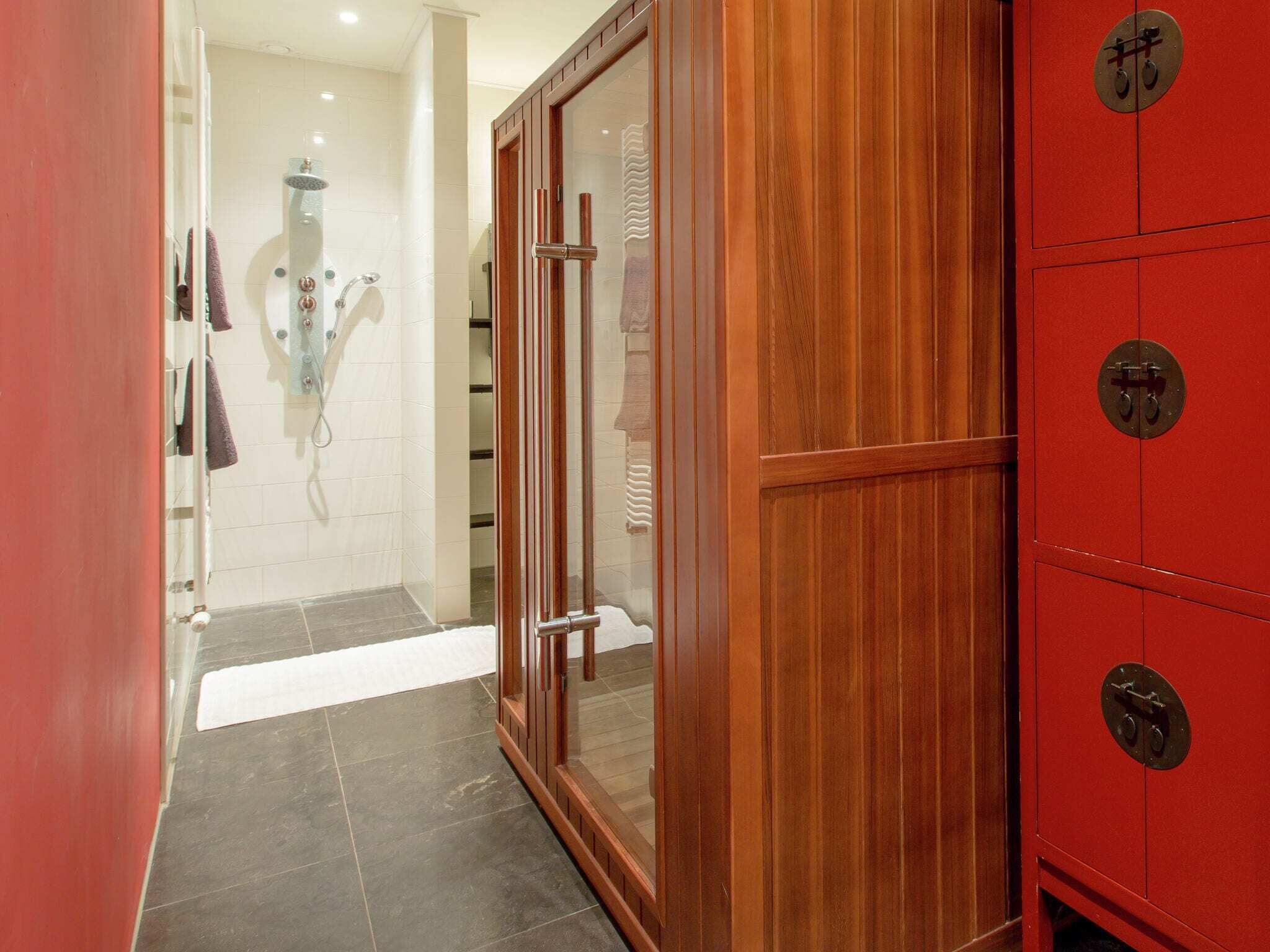 3 bedrooms, individually furnished