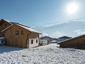 House | Exterior - Cozy Holiday Home in Piesendorf near Ski Area (Piesendorf)