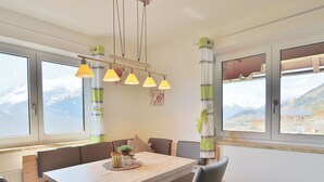 Dining - Modern Apartment Near Ski Area in Salzburg (Hollersbach im Pinzgau)