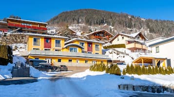 Chalet | Exterior