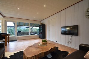 House | Living room - Holiday Home in Callantsoog Near Beach (Callantsoog)