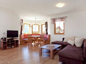 House | Dining - Chalet in Mittersill Near Ski Slopes (Mittersill)