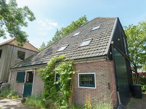 Exterior - Lively Cabin near Forest in Bergen (Schoorl)