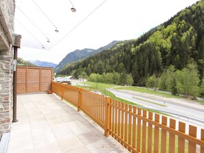 Apartment | View from property - Ski In, Ski Out in Saalbach near Zell am See Xpress (Viehhofen)