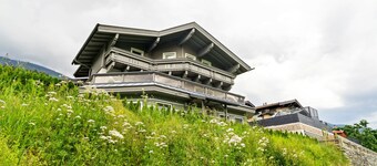 Plush Apartment in Neukirchen am Großvenediger near Ski Area