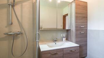 Apartment | Bathroom