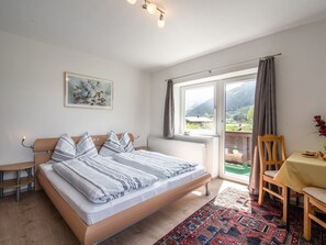 Apartment | 2 bedrooms, bed sheets - Modern Apartment Near Ski Area (Bramberg am Wildkogel)