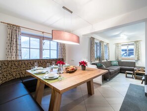 House | Dining - Tasteful Holiday Home in Hollersbach im Pinzgau With Garden (Hollersbach im Pinzgau)