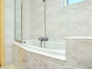 Bathroom | Bathtub