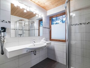 Chalet | Salle de bain | Sèche-cheveux
