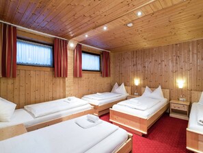 Chalet | 8 chambres, ameublement personnalisé