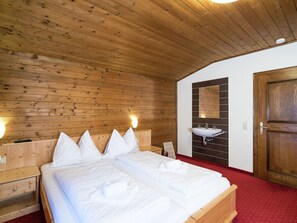 Chalet - Lovely Chalet in Saalbach-hinterglemm With Sauna (Viehhofen)