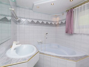 Chalet | Bathroom