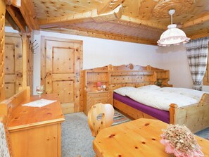 Chalet | 6 bedrooms, bed sheets
