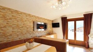 Dining - Luxury Apartment near Ski Area in Salzburg (Neukirchen am Grossvenediger)