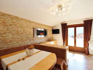 Dining - Luxury Apartment near Ski Area in Salzburg (Neukirchen am Grossvenediger)