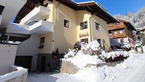 Exterior - Luxury Apartment near Ski Area in Salzburg (Neukirchen am Grossvenediger)