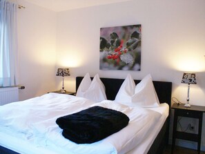 8 bedrooms, bed sheets - Luxury Chalet with Sauna near Ski Area in Salzburg (Saalbach-Hinterglemm)