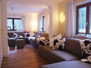 Chalet | Living area