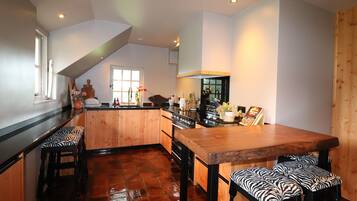 Biệt thự | Bếp riêng | Lò nướng, ghế cao cho trẻ em