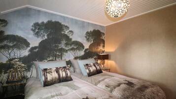 Villa | 5 bedrooms, individually furnished, bed sheets