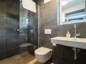 Shower, towels - Spacious Holiday Home With Sauna in Piesendorf (Piesendorf)