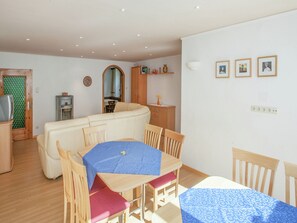 House | Dining