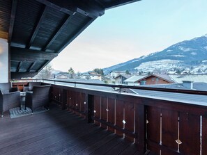 Balcony - Modern Apartment Near Ski Area in Niedernsill (Niedernsill)